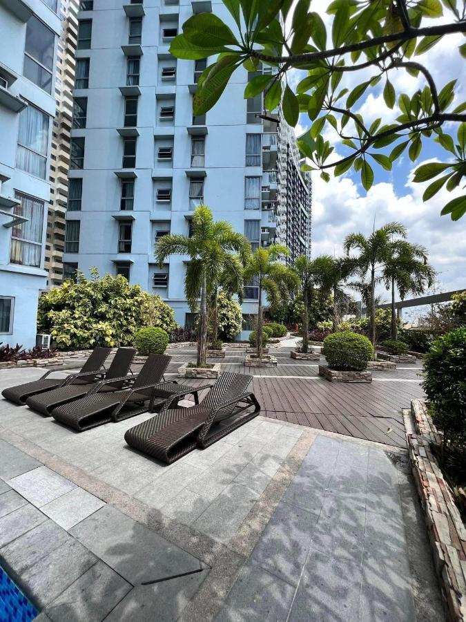 Aparthotel Manhattan Heights Towerb In Araneta Cubao 5Mins Walk To Smart Araneta à Manille Extérieur photo